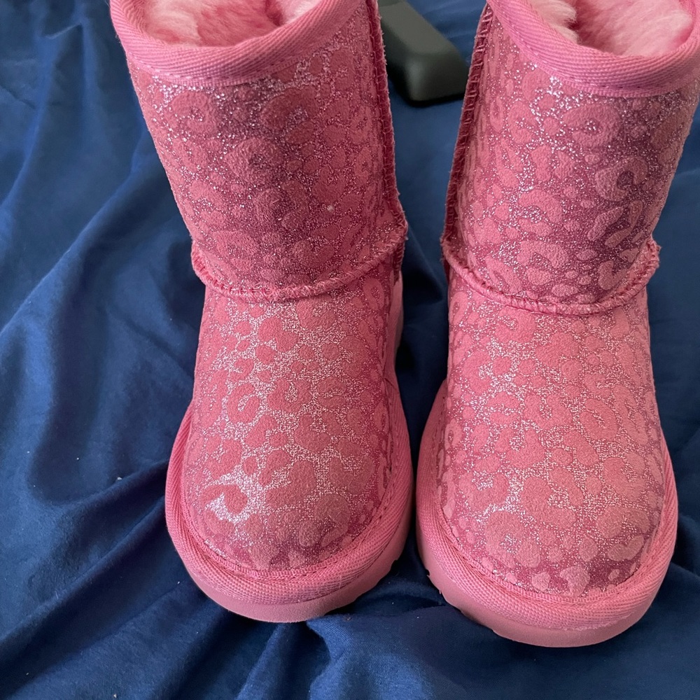 Toddler UGG size 6 pink leopard